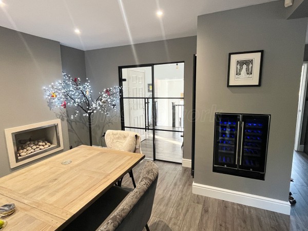 Richard Harris Design (Rugeley, Staffordshire): T-Bar Black Framed Glass Door and Side Panel