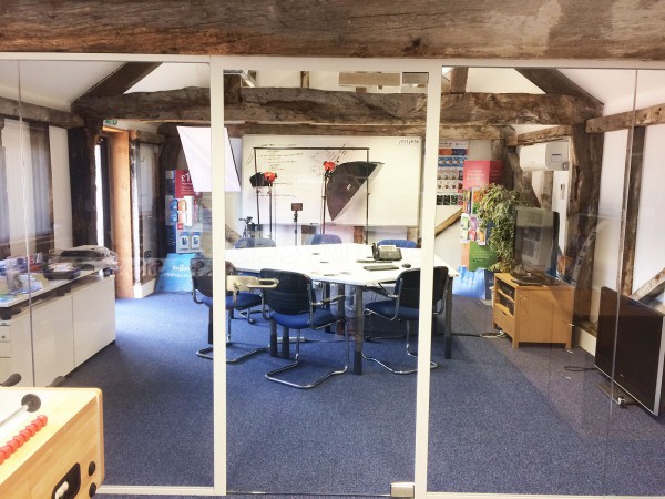 Jellyfish Livewire (Romsey, Hampshire): Single Glazed Partitioning into Oak Beams