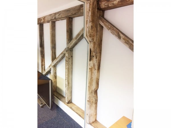 Jellyfish Livewire (Romsey, Hampshire): Single Glazed Partitioning into Oak Beams
