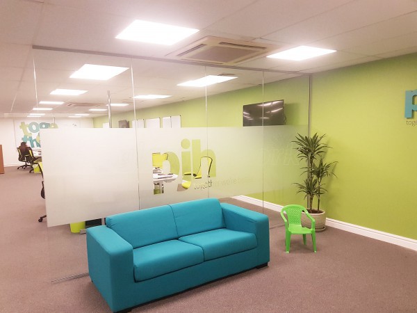 PJH (Cannock, Staffordshire): Glass Separating Partition