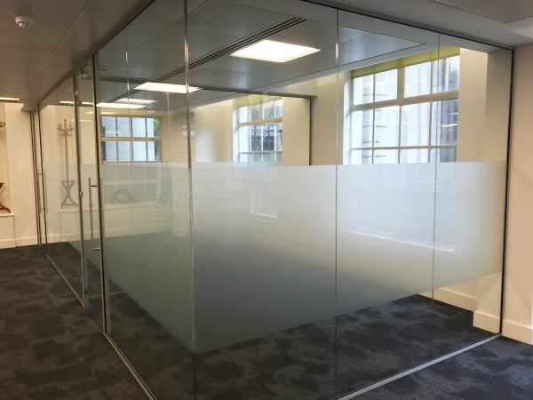 Tulchan (Fleet Street, London): Two Glass Office Meeting Room Enclosures Using Laminated Acoustic Glazing