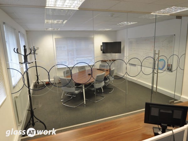 Vilicom (Reading, Berkshire): Glass Office Partition