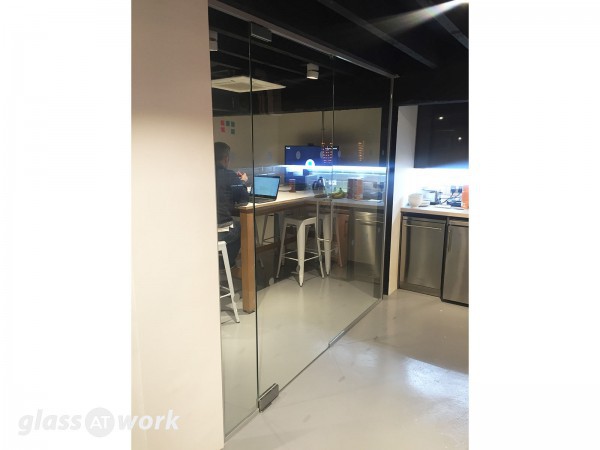 Wirewax Ltd (Camden, London): Small Glass Partition