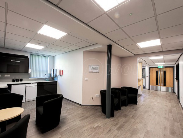 Clovemead Ltd (Chester, Chesh​ire): Hospital Glass Office Walls